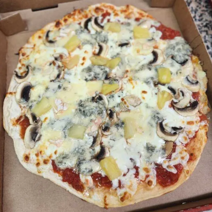 Pizza à composer base tomate de la Pizzeria La Flambée de Thierry