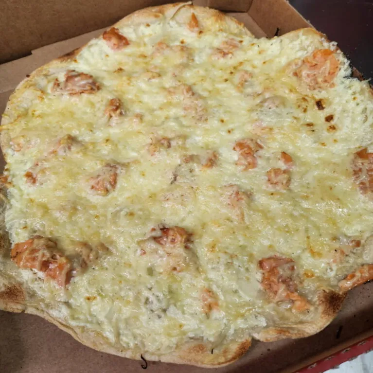 Tarte Flambée artisanale la Saumon de la Pizzeria La Flambée de Thierry